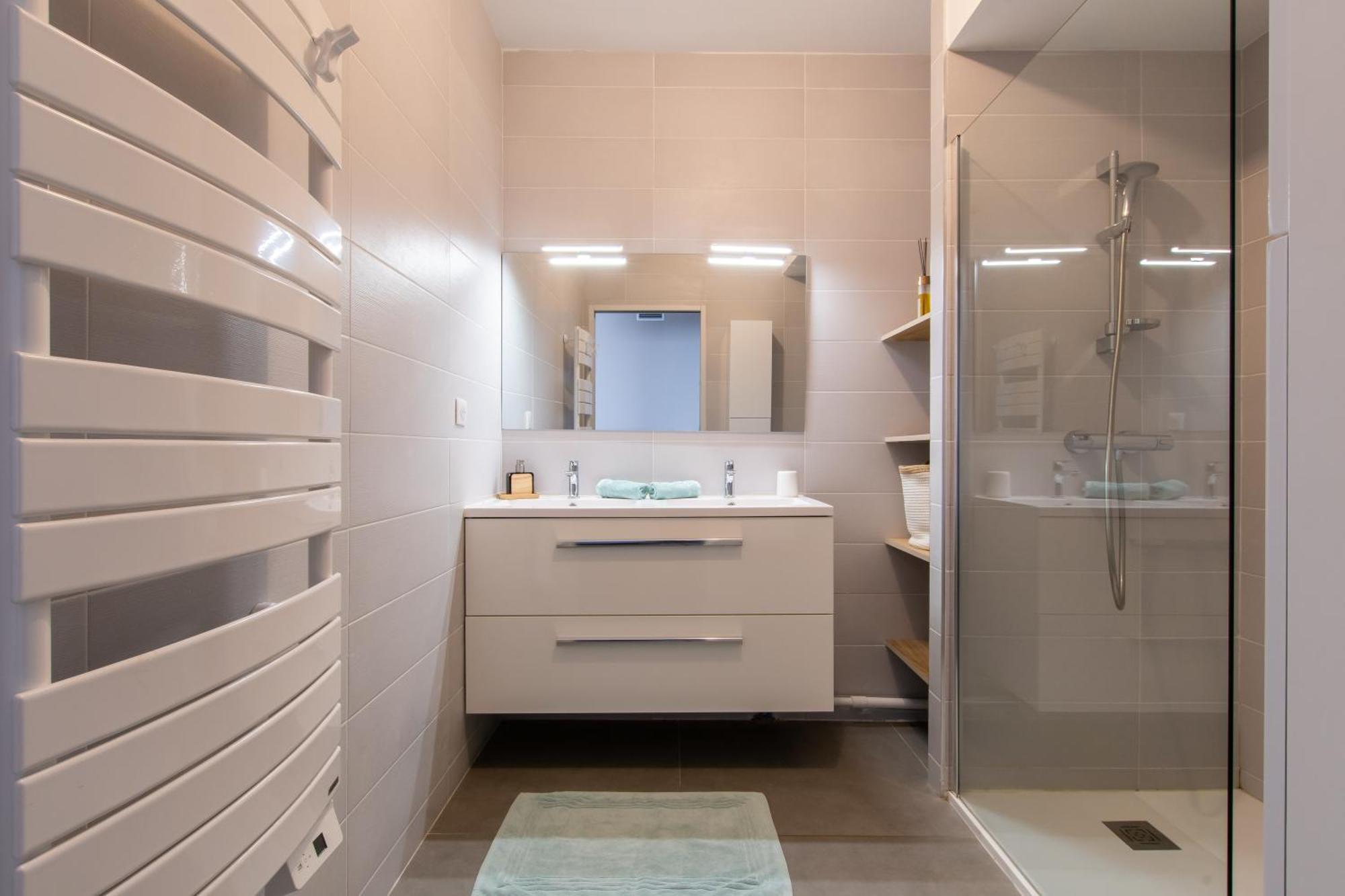 Luxury Mind Vue Exceptionnelle Pied Dans L'Eau Parkings Prives 2 Places Climatisation Hyper Centre Logement D'Exception La Grande Motte Bagian luar foto