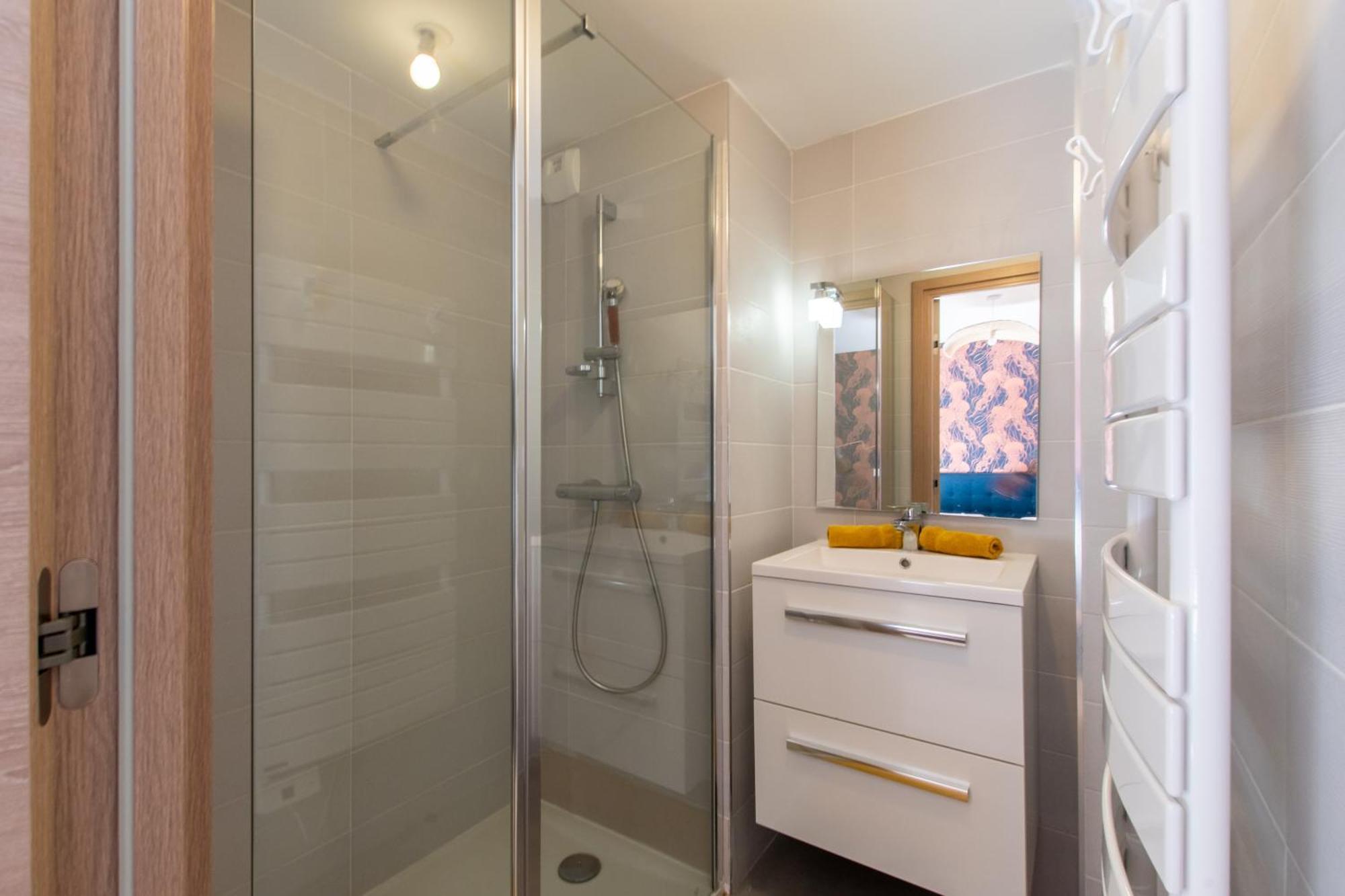 Luxury Mind Vue Exceptionnelle Pied Dans L'Eau Parkings Prives 2 Places Climatisation Hyper Centre Logement D'Exception La Grande Motte Bagian luar foto