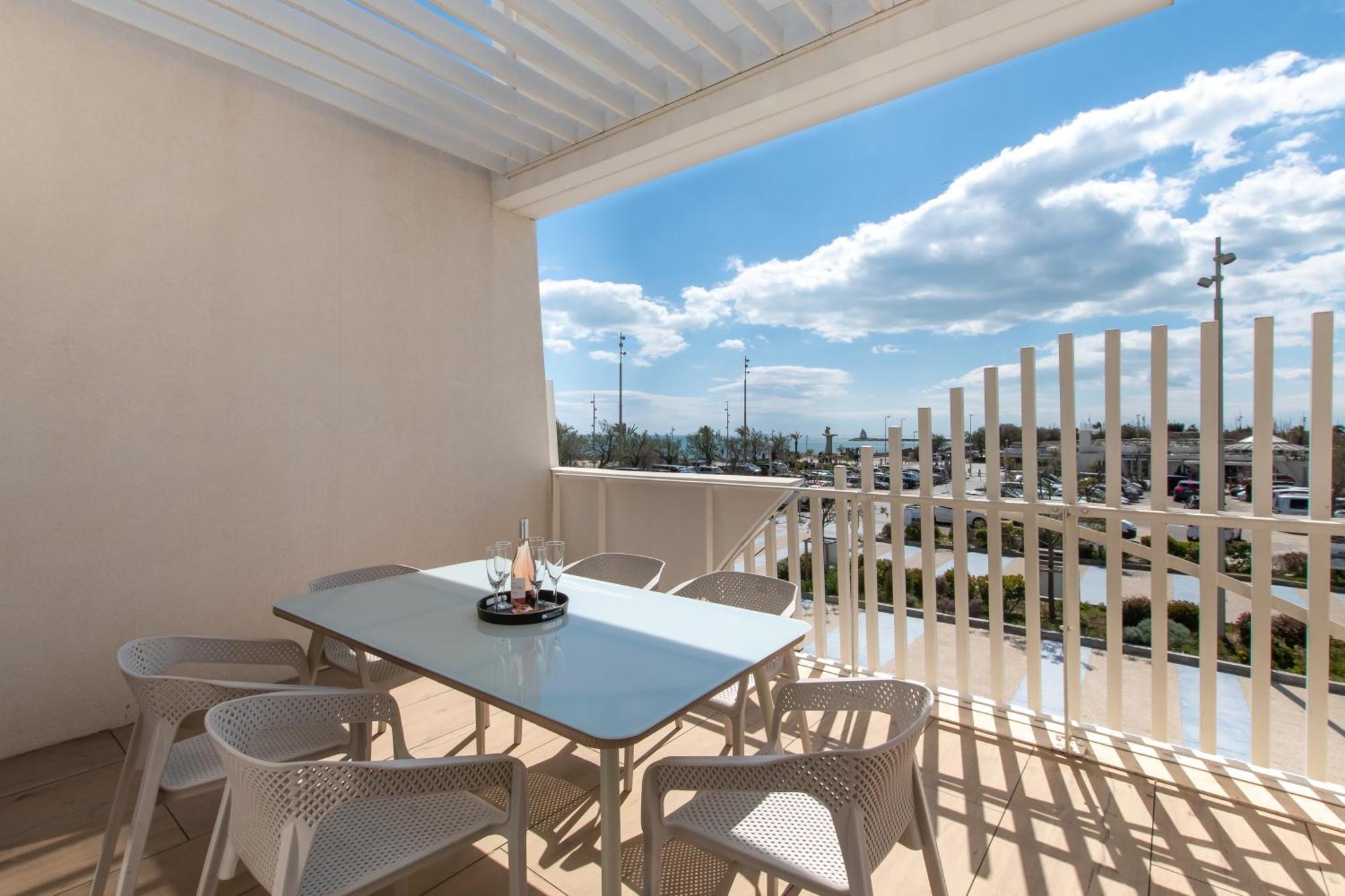 Luxury Mind Vue Exceptionnelle Pied Dans L'Eau Parkings Prives 2 Places Climatisation Hyper Centre Logement D'Exception La Grande Motte Bagian luar foto